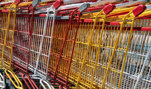 Photo: Chariots de magasin Chariots de magasin