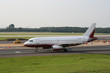 Airbus A320 auf dem Taxiway am Flughafen Düsseldorf Airbus A320 auf dem Taxiway am Flughafen Düsseldorf