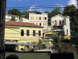 Maisons dans une rue de Rio, Brésil.
