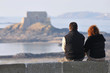 Couple devant la mer Couple devant la mer