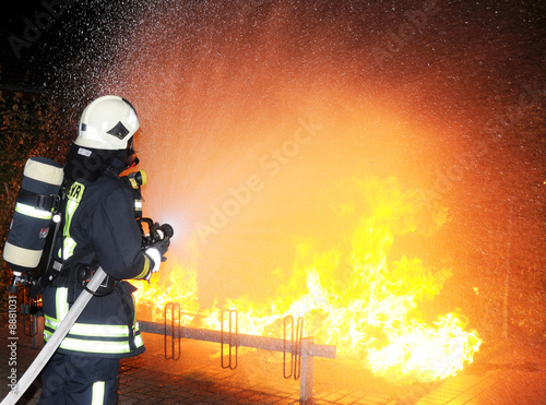 Foto: Feuerwehr im Einsatz Feuerwehr im Einsatz