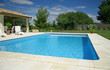 plongeon dans la piscine