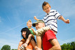 Foto: Blauer Himmel Huckepack Blauer Himmel Huckepack