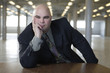 Foto: Portrait of a businessman looking. Portrait of a businessman looking.
