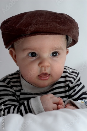 Foto: baby Sitzend baby Sitzend