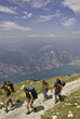 Foto: Bergwanderer am Altissimo über dem Gardasee Bergwanderer am Altissimo über dem Gardasee