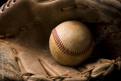 Foto: Baseball and Glove Baseball and Glove