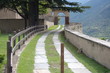 Castello di Sarre, viale d'ingresso