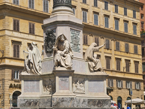 Foto: strassen von rom, italien, mariensäule, piazza di spagna strassen von rom, italien, mariensäule, piazza di spagna