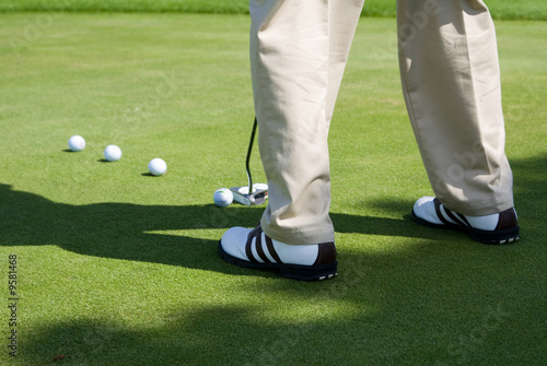 Golfspieler am Abschlag Golfspieler am Abschlag