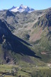 Massif de Néouvielle et route menant au Tourmalet (Pyrénées) Massif de Néouvielle et route menant au Tourmalet (Pyrénées)