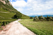 Chemin dans les champs en Savoie Chemin dans les champs en Savoie