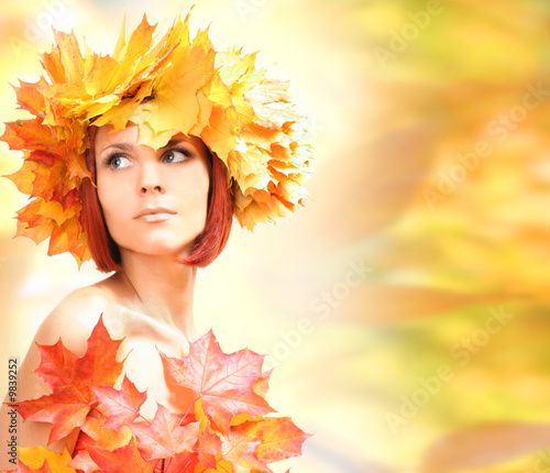Photo: joung beautiful autumn-girl joung beautiful autumn-girl