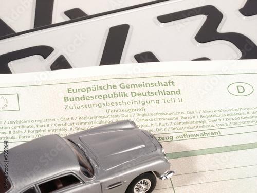 Fahrzeugschein Fahrzeugschein