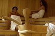 Due donne in sauna
