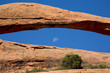 Der Landscape Arch im Arches National Park in Utah Der Landscape Arch im Arches National Park in Utah