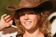 Western wünderschönes Mädchen mit Cowboyhut