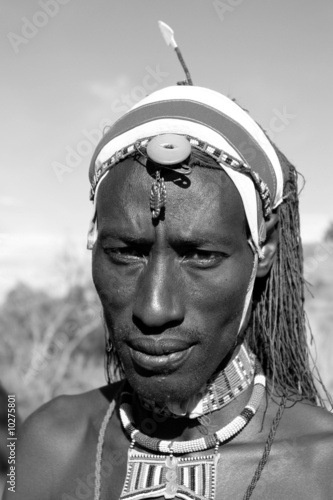 Foto: portrait de guerrier samburu portrait de guerrier samburu