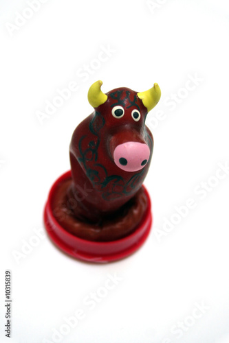 Photo: sex-shop articulo de broma. preservativo forma de toro sex-shop articulo de broma. preservativo forma de toro