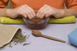herbal decoction preparing