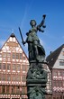 Foto: Statue of Lady Justice in Frankfurt, Germany Statue of Lady Justice in Frankfurt, Germany