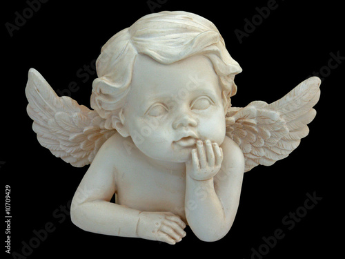 Photo : petit ange sur fond noir petit ange sur fond noir