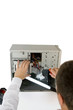EDV-Techniker bei der Arbeit