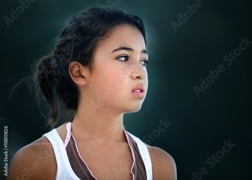 Foto: Asian unhappy teenage girl Asian unhappy teenage girl