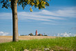 Leuchturm mit Baum Leuchturm mit Baum