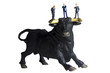 Foto: Business figurines placed on a bull figurine Business figurines placed on a bull figurine