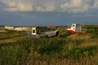 Inishbofin - Bateaux sur l'herbe