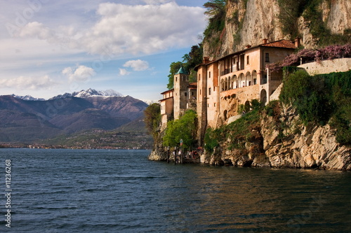Foto: Eremo Santa Caterina del sasso Eremo Santa Caterina del sasso