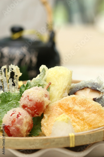 Photo: prepared and delicious japanese food-sushi prepared and delicious japanese food-sushi