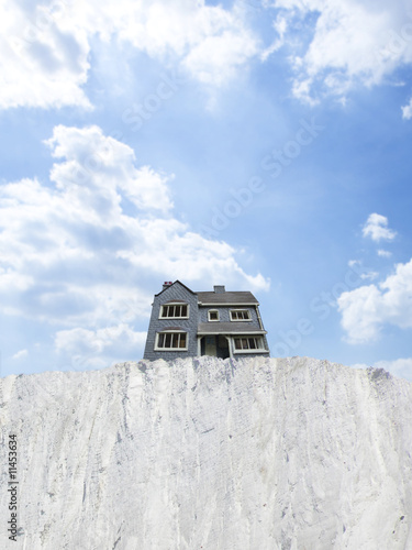 Photo: House at edge of cliff House at edge of cliff