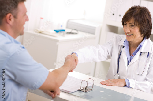 Foto: Female doctor and patient Female doctor and patient