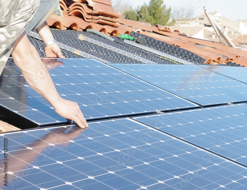 Pose des panneaux solaires