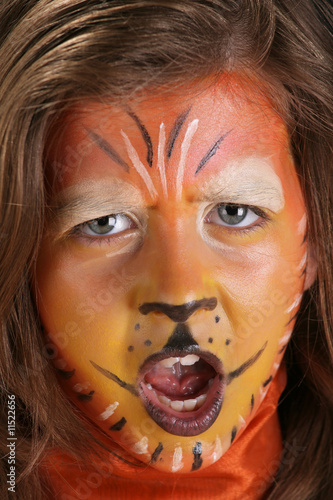 Foto: Portrait enfant maquillé en tigre Portrait enfant maquillé en tigre