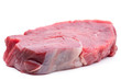 Einzelnes rohes Steak auf weiß