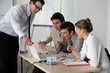 Jeunes adultes en formation commerciale