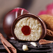 Praline Trüffel mit Marzipan und Kirsche