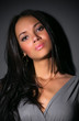 Foto: Young brunette woman portrait Young brunette woman portrait
