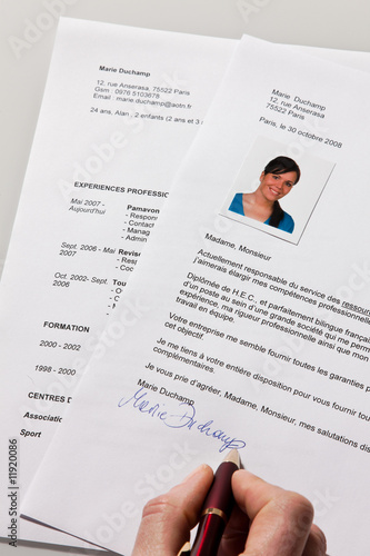 Photo: Lettre de candidature et curriculum vitae en français Lettre de candidature et curriculum vitae en français