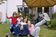 Spass vor dem Haus