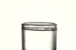 Vaso con agua pura