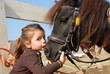 Photo: l'enfant et son poney l'enfant et son poney
