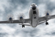 Foto: Älteres Passagierflugzeug aus der Froschperspektive Älteres Passagierflugzeug aus der Froschperspektive