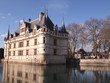chateau et dépendance