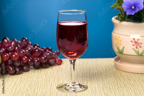 Photo: Glass of red wine Glass of red wine