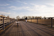 Joggeur sur la passerelle Solférino