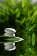 Steine auf Wasser